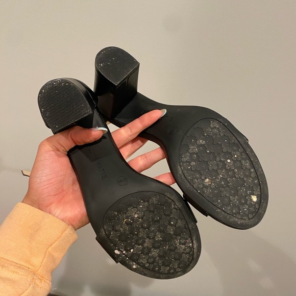 Black leather Kelly and Katie Hailee heels - Picture 8 of 8